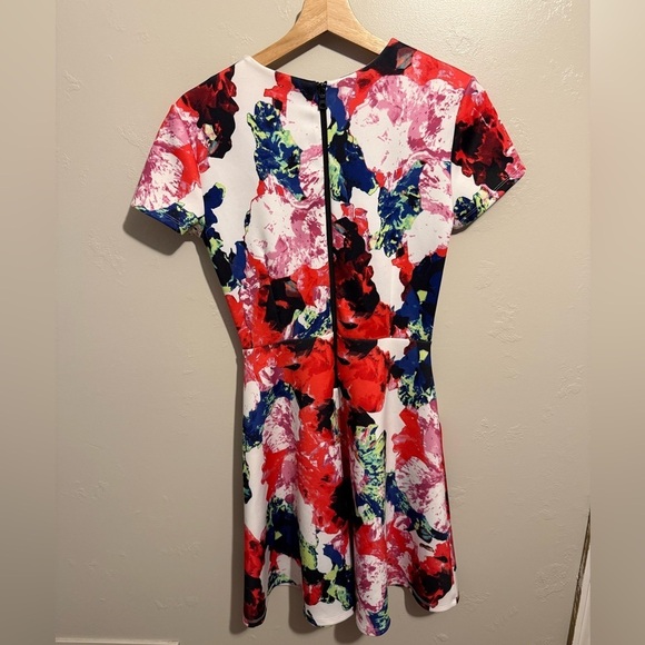 Milly Floral Print Fit and Flare Skater Dress Women’s Size 4, Colorful, Pockets - Picture 8 of 12